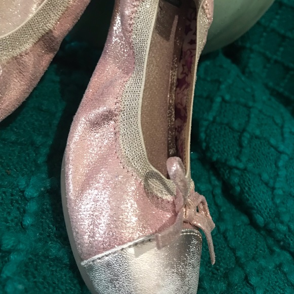 Girl flats and comfy slip ons for inside - Picture 3 of 4